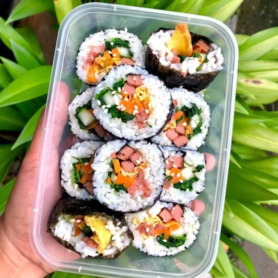 HUIYANG Pre-prepared Food Sushi Supplies Korean Frozen Kimbap Japanese Onigiri Finished Rice Ball for Wholesale