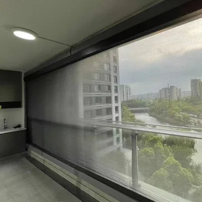 Electric Motorized Outdoor Zip Track Wind Proof Outdoor Roller Blind Automatic Outdoor Pavilion Shades Sunscreen