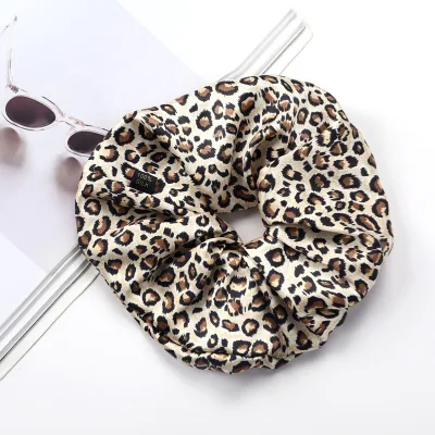 30 Momme Mulberry Silk Polka Dot Hair Scrunchie Elegant Soft Silk Hair Tie Fashion Elastic Large Intestine Hair Tie for Women