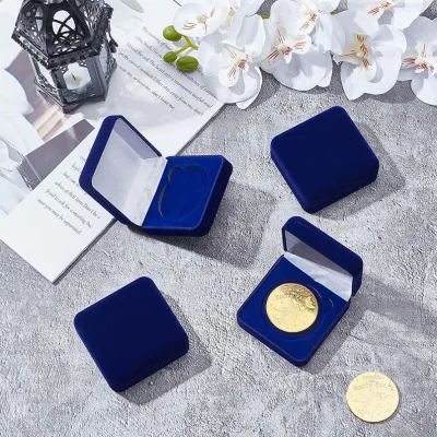 Customized Antique Box, Coin Badge Box, Metal Handicraft, Fashionable Painted Craft, Velvet Souvenir Display Box