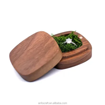 Walnut Wooden Engagement Ring Box Black Velvet Lining Round Magnetic Buckle Design Jewelry Ring Box Wood Ring