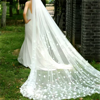 Latest Luxury White Long Flower Veils and Accessories for Weddings