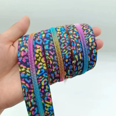 Wholesale Zipper Coil Long Nylon Puller Tape Black Teeth #5 Plastic Zipper Tape for Bags