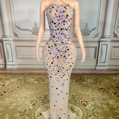 Elegant Single Prom Dress with Beaded Sequined Rhinestone Crystal Decorations Halter Floor-Length Ball Gown for Birthday Parties