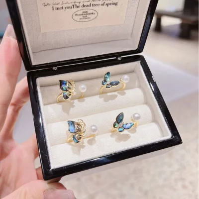 Natural Shell Ring, Arc-shaped Three-dimensional White Shell butterfly Abalone Shell Ring, Adjustable