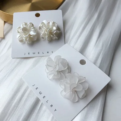 RE4039 Romantic Transparent Acrylic Flower Petal Earrings for Women White and Ivory Floral Bridal Ear Stud