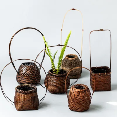 Home Decor Plastic PE Woven Antique Rattan Weaved Vase Rattan Vase Basket Woven Indonesia Rattan Vase