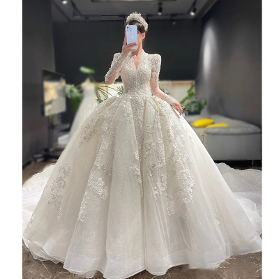 2111 Ball Gowns Princess Long Sleeve Bridal Gowns V-Neck Beautiful Lace Wedding Dress Beading Bridal Gowns Plus Size Dresses