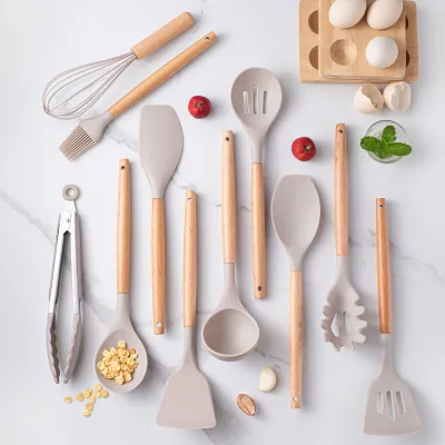 Wholesale 12 Pieces in 1 Set Coisas De Cozinh Kitchen Accessories Cooking Tools Silicone Kitchenware Utensils with Wooden Handle