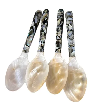 12 cm Natural Black Mother of Pearl Shell Spoon with Black Floral Patterns Handle for Caviar Tasting