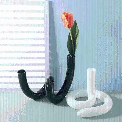 56H Creative Rotating Design Irregular Shaped Glass Vase with Dried Flower Ins Decorative Candlestick Glass Vase