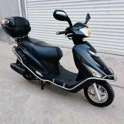 Suzuki Neptune UA125T-E 125cc Air Cooled Single Cylinder EFI Scooter 121kg Excellent Choice for Daily Use. Commuter
