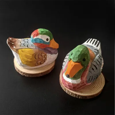Small Wooden Duck Figurine Vintage Wood Ducks for Home Decoration Easter Souvenir Wood Engraving Gift
