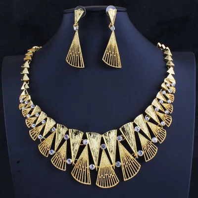 Dubai Qatar Gold Color Bridal Jewelry Display Set Wedding Crystal Rhinestone Jewelry Necklace Earrings Set