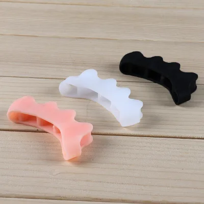 YNBG Hallux Valgus Orthosis Five Toe Overlap Clip Soft Silicone Toe Separator Black White Skin Tone Comfortable Durable