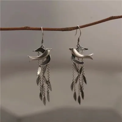 Simple Design Fashion Geometric Pendant Bird Tassel Earring