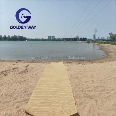 Eco-friendly Thin Grid Lattice Beach Mat Waterproof Accessible Beach Mat Easy Go on Beach