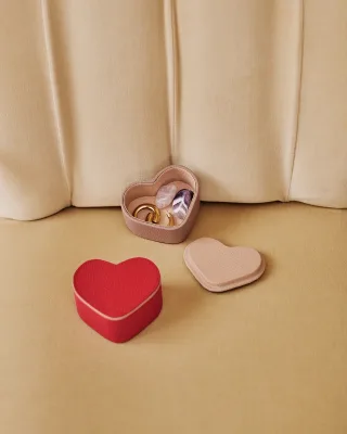 Bespoke Heart-shaped Pebbled Leather Treasure Organizer Jewelry Storage Jewellery Case for at Home