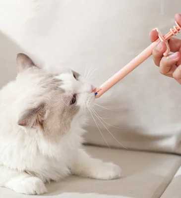 Eco-Friendly PP Material Pet Insect Repellent Tablets Drug Feeder Durable Syringe Medicine Feeder for Cats and Dogs