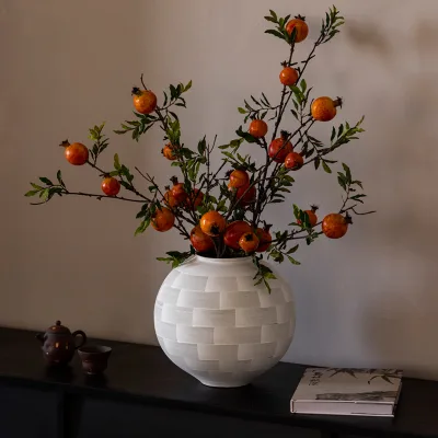 Wholesale White Matte Ceramic Flower Vases Vintage Nordic Europe Design Glazed Tabletop Antiques for Home & Hotel Decor Weddings