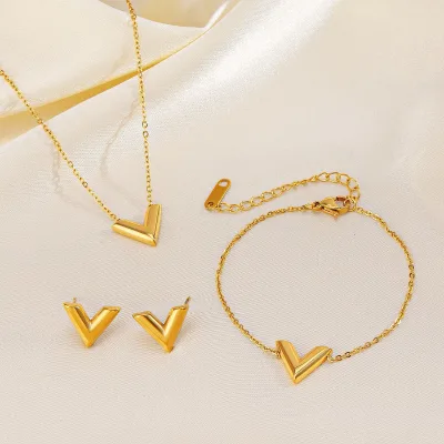 European and American Minimalist Gold Niche V-letter Necklace Collarbone Chain, Internet Famous Non Fading Three Piece Set