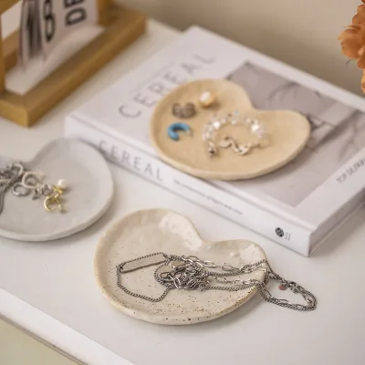 Simple Art Deco Handmade Multi-functional Ceramic Jewelry Tray for Bracelet Ring Display and Makeup Table Storage