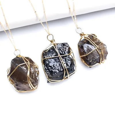Handmade Brown Quartz Winding Pendant Necklace Unisex Natural Stone Crystal Necklace Irregular Collar Raw Pearl Main Stone Women
