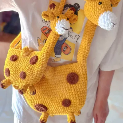 Parent-child Giraffe Acrylic Yarn Handmade Crochet Knitting DIY Crossbody Bag with Crochet Doll Gift
