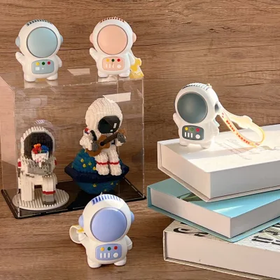 Astronaut Mini USB Portable Handheld Desktop Bladeless Fan Small Hanging Neck Design Student Charging Features