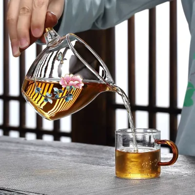 Luxury Japanese Style Tea Drinking Glass Tumbler Cup with Wooden Handle New Design for Coffee & Tea Sets