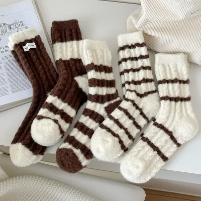 Fashion Soft Crew Fuzzy Socks Warm Winter Thicken Stripes Women's Custom Socks for Women Wholesale