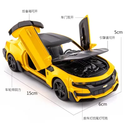 1:32 Alloy Model Four Doors with Sound and Light Pullback Car Metal Model Decoration Collectible Toy