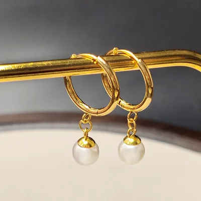 Wholesale Fashion Hot Selling Pearl Earrings French Luxury Design Lightweight Non-Fading Jewelry for Women