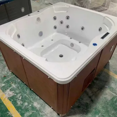 Commercial-grade Multi-person Shared jacuzzi with Constant Temperature for Use