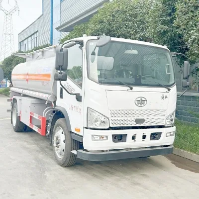 Lowest Price 6000L 8000L 1000L New faw 4*2 diesel gaso crude oil Aircraft Tanker Transport trucks Manufacturer