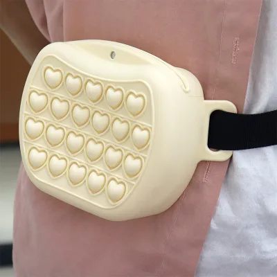 Decompress Silicone Dog Treat Pouch Dog Bags for Walking Treat Pouches for Pet Training