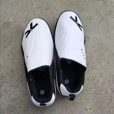 Professional Breathable Adult Taoist Shoes Wear-resistant Training Competition Shoes Genuine Martial Arts Shoes