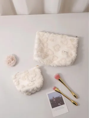 Creamy Heart-shaped Fur Embroidered Makeup Bag - Portable Travel Skin Care Storage Bag - Handheld Bag - Small Wallet