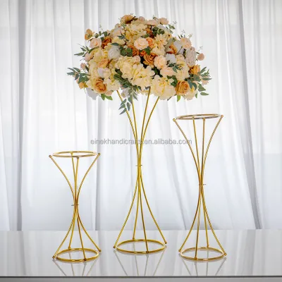 Elegant Wedding Aisle Stands Glittering Gold Electroplated Iron for Romantic Ceremony Decor
