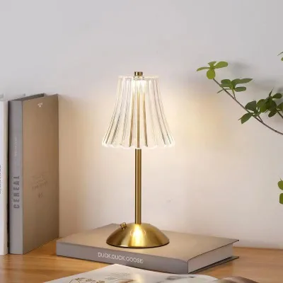 Modern Eco-Friendly Restaurant Hotel Desk Lamp Metal Cordless Battery Powered Touch LED Eye Caring Dimmable Table Lamp 3.6V