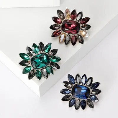 Fashionable Retro Sunflower Brooch with High Quality Water Diamond Clip