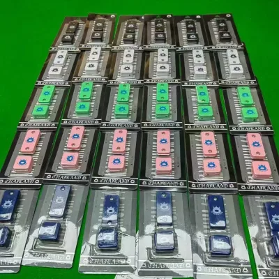 Billiard and Snooker Table Accessories Omin Chalk Holder Multi Colors for Selection Magnetic Chalk Holders