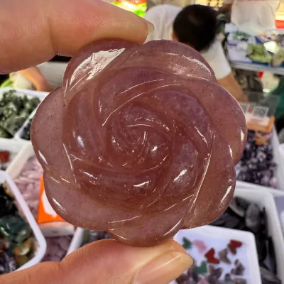 Natural Strawberry Quartz Carved Rose Flower Polished Crystal Healing Ornament Home Desk Decor Reiki Chakra Energy Stone