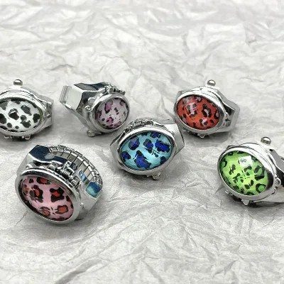 Hot Sale Vintage Creative Mini Flip Cover Leopard Print Gemstones Retro Finger Watches Rings