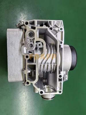 CLC311000S 04905483 Engine Oil Radiator Assembly 04903594 for DEUTZ Heavy Duty Truck Engine Oil Cooler With Filter Housing