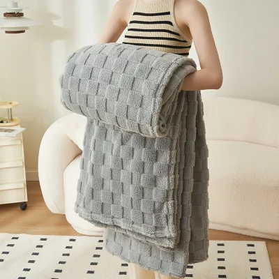 Wholesale Custom Polar Fleece Blanket Simple Style TV Throw Blanket Anti-Static and Folded Features
