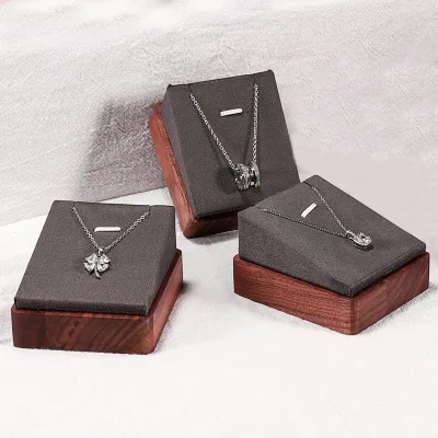 Wholesale Custom Jewelry Display Rack Counter Necklace Bracket Elegant Metal Props for Storing Displaying Fine Jewelry Stock One