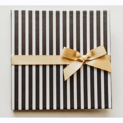 High Quality Gorgeous Black and White Hardcover Book Style Wedding Invitations with Glitter Respond Card