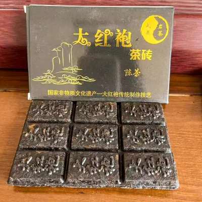 Wholesales Famous Chinese Wuyi Cliff Tea Da Hong Pao Brick 100 G Box Packing Lightly Baking Oolong Tea
