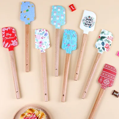 Kitchen Baking Tool Durable Non-Stick Spatula Christmas Series Wooden Handle Food Grade Silicone Spatulas